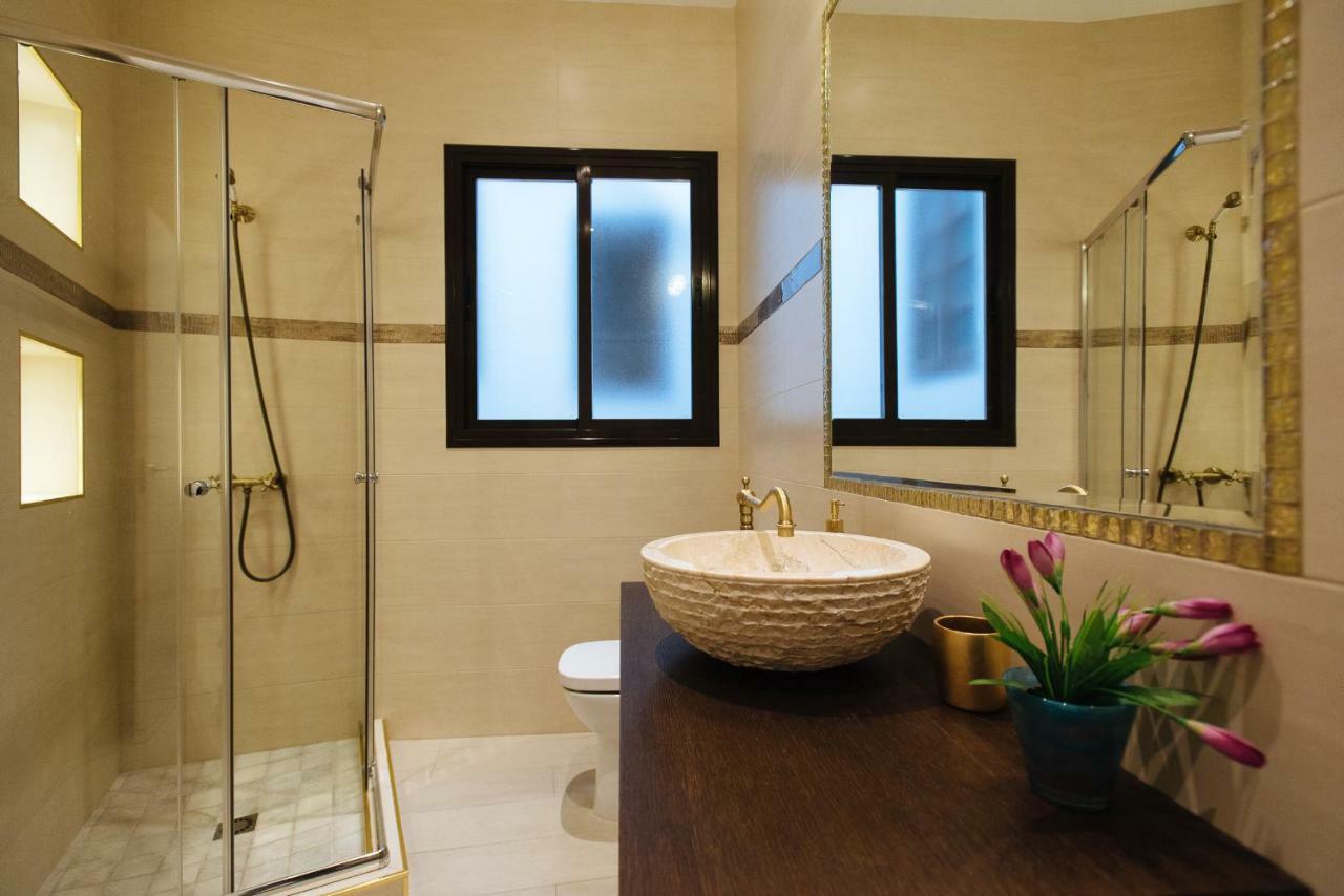 Luxury Apartment Penuelas Free Parking Seville Exterior photo
