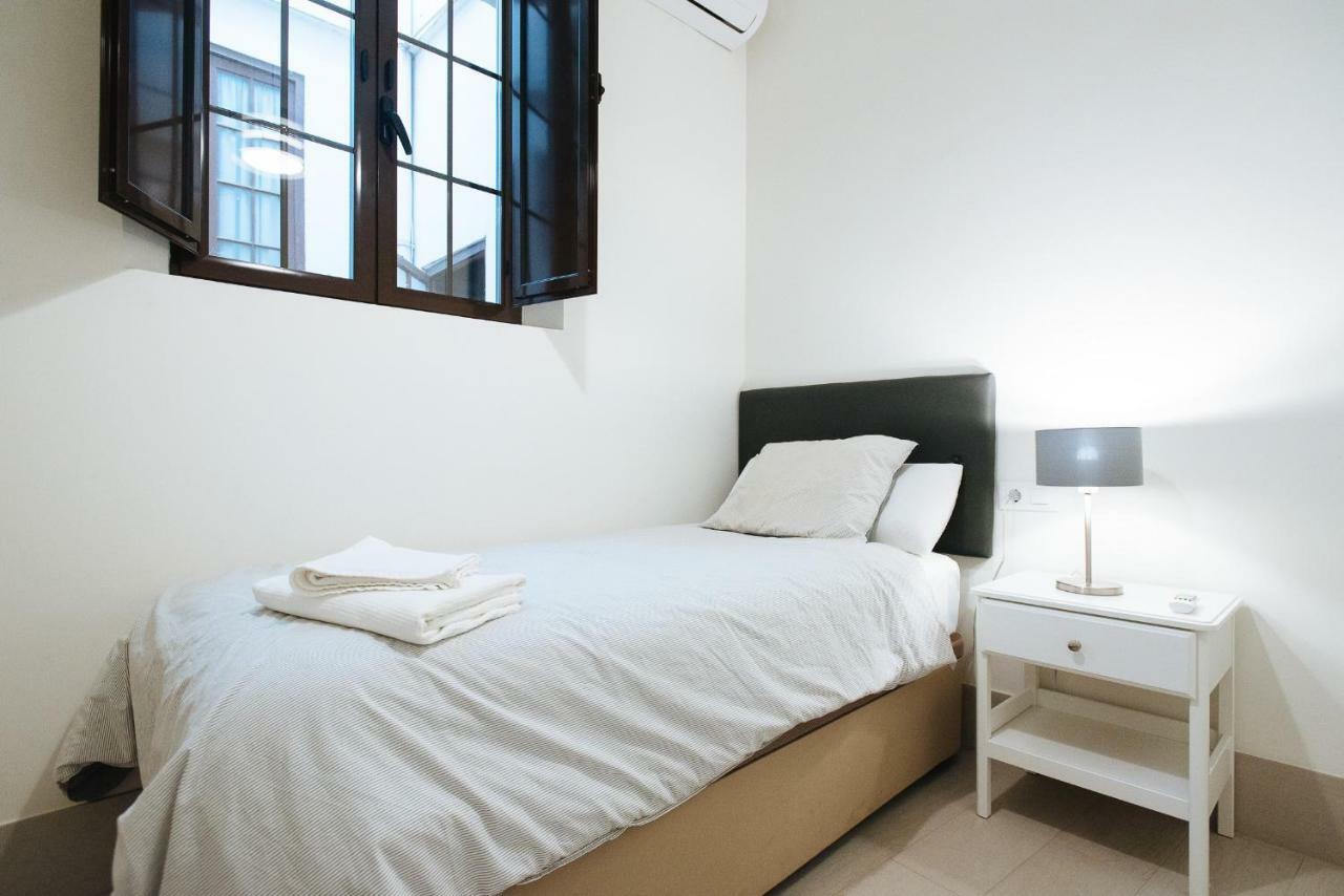 Luxury Apartment Penuelas Free Parking Seville Exterior photo