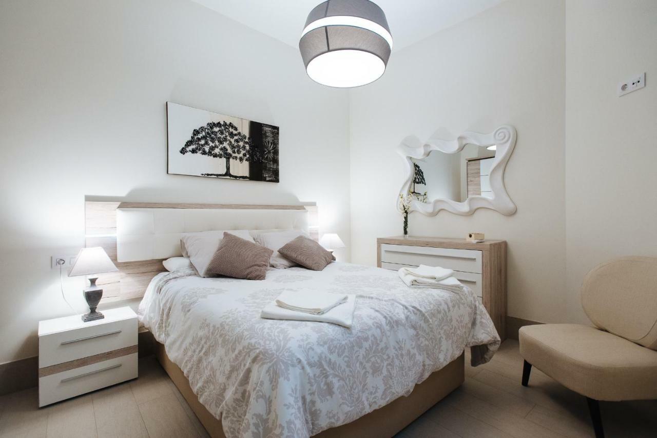 Luxury Apartment Penuelas Free Parking Seville Exterior photo