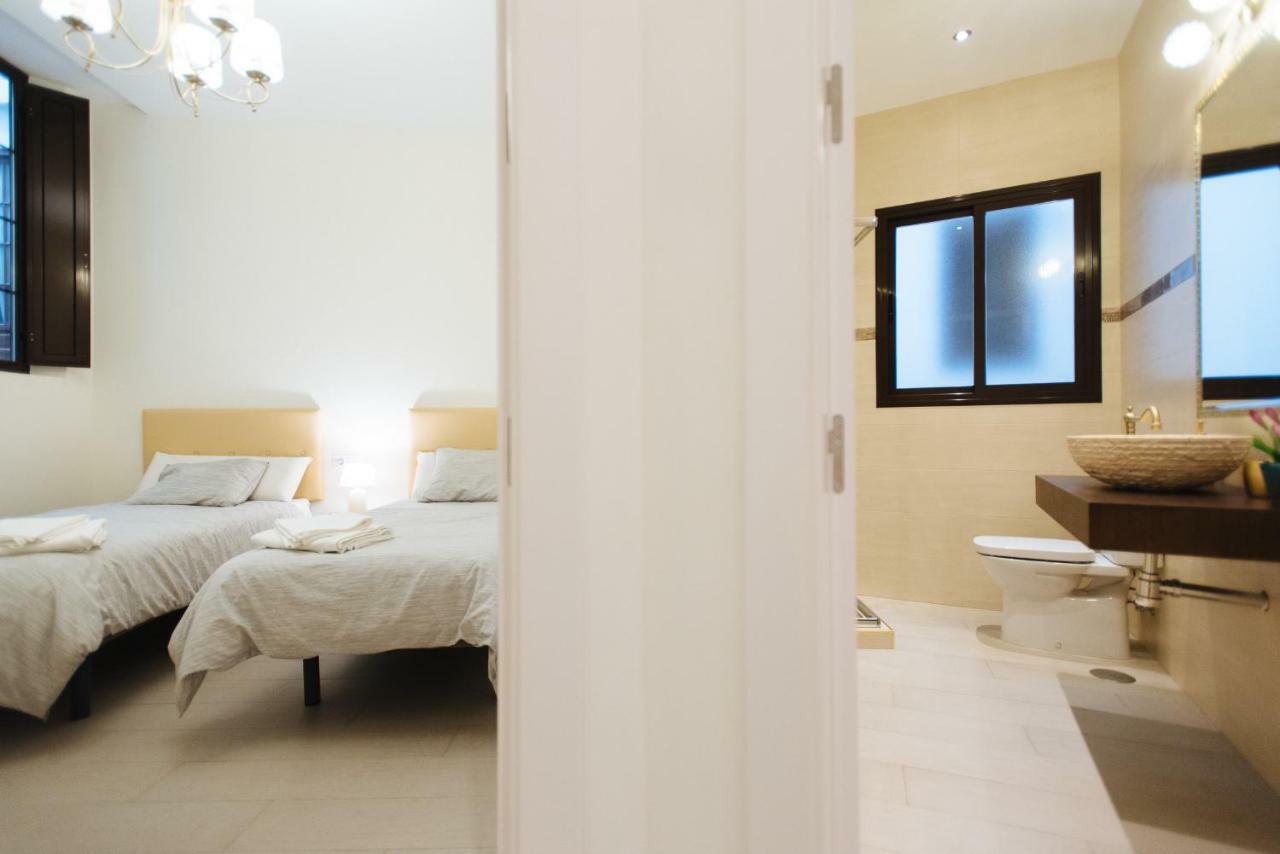 Luxury Apartment Penuelas Free Parking Seville Exterior photo