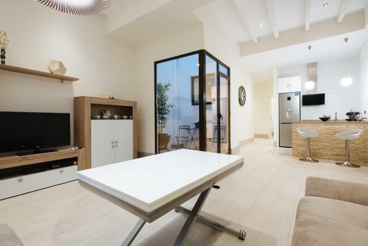 Luxury Apartment Penuelas Free Parking Seville Exterior photo